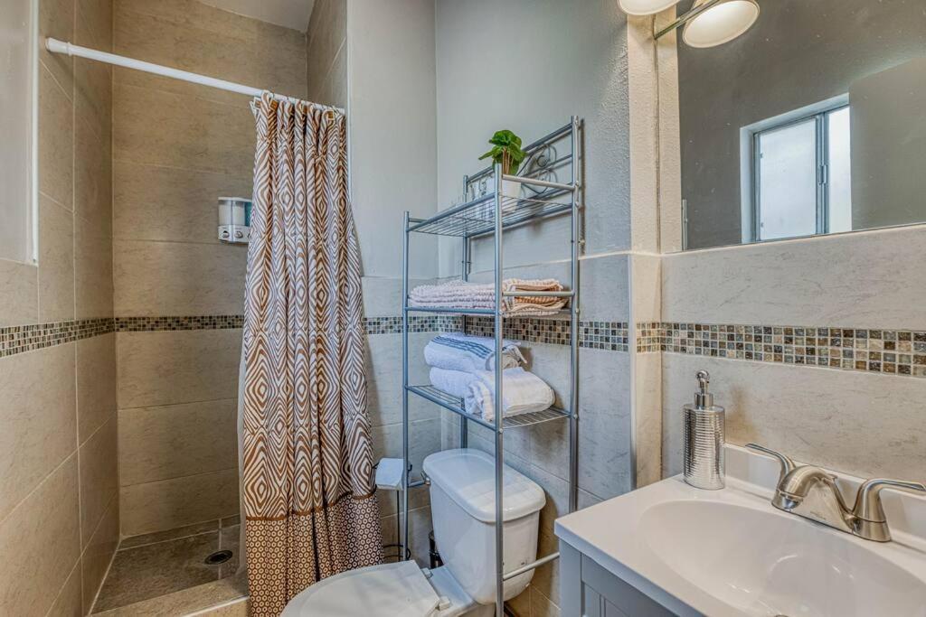 The Hummingbird Sunset Home, West Side エル・パソ エクステリア 写真